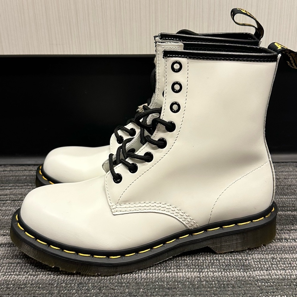 Dr. Martens White Leather Lace-Up Combat Boots with Black Laces - Picture 4 of 6
